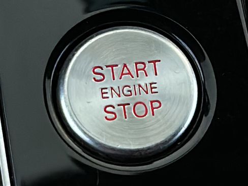 Used 2011 Audi A8 4.2 image 32