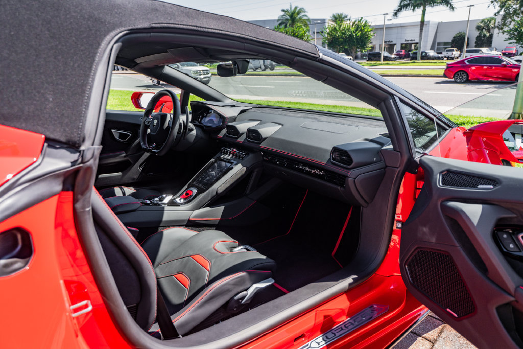 Used 2024 Lamborghini Huracan EVO AWD/4WD image 32
