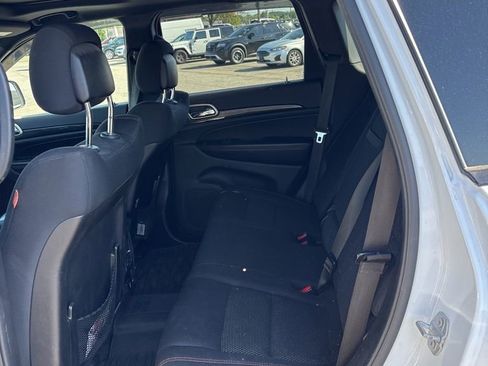 Used 2016 Jeep Grand Cherokee Laredo 75th Anniversary image 8