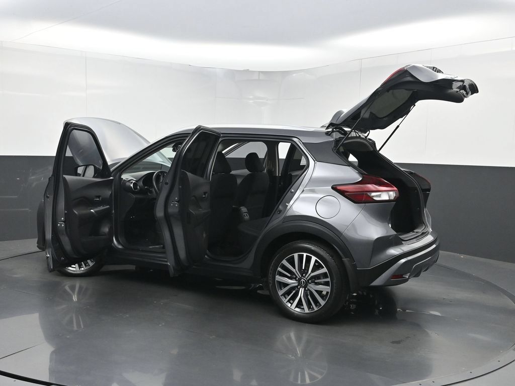 Used 2023 Nissan Kicks SV FWD image 34