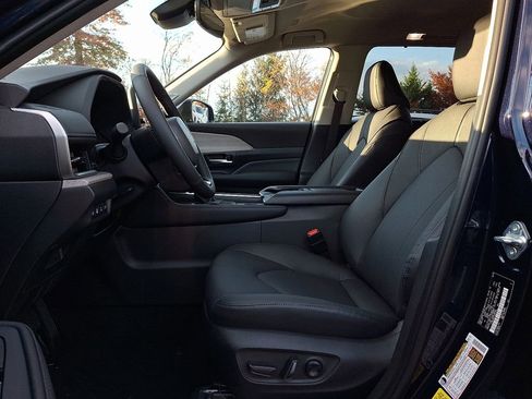 Used 2025 Toyota Grand Highlander AWD Hybrid image 10