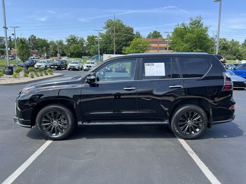 Used 2023 Lexus GX 460 Premium w/ Accessory Package AWD/4WD image 6