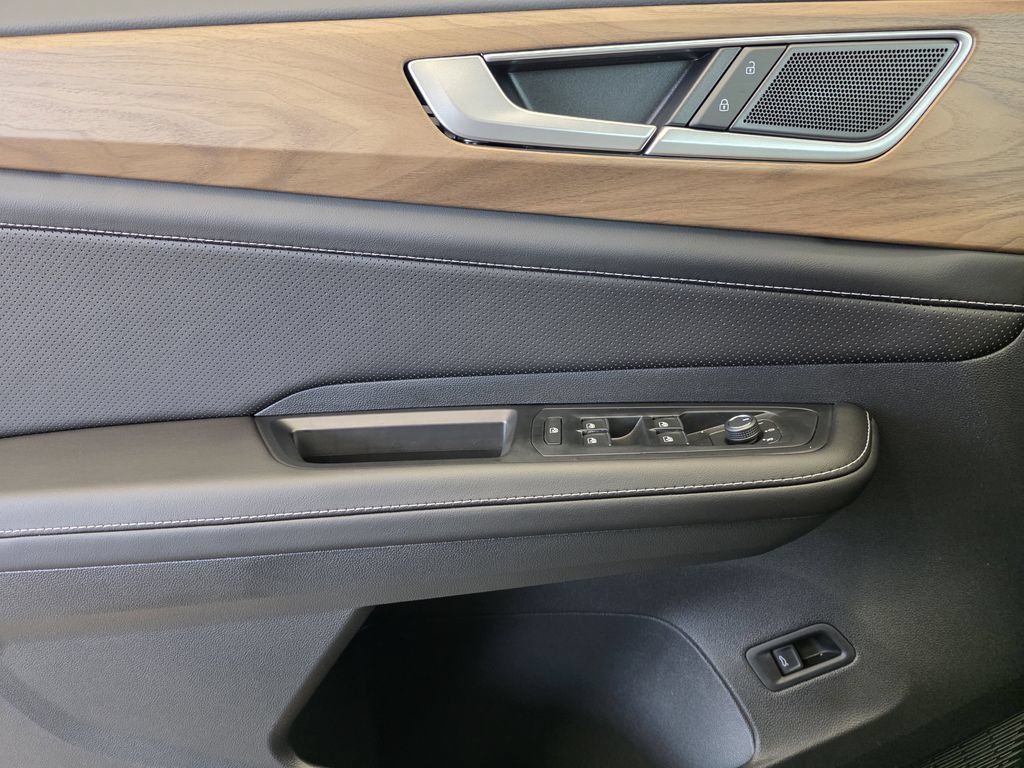 New 2026 Volkswagen Atlas SE FWD image 18
