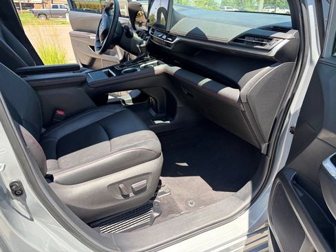 Used 2025 Toyota Sienna XSE AWD/4WD image 21