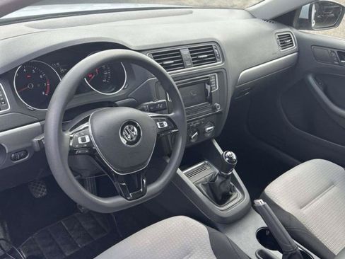 Used 2017 Volkswagen Jetta S FWD image 3