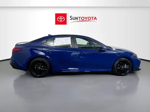 Used 2025 Toyota Camry SE image 2
