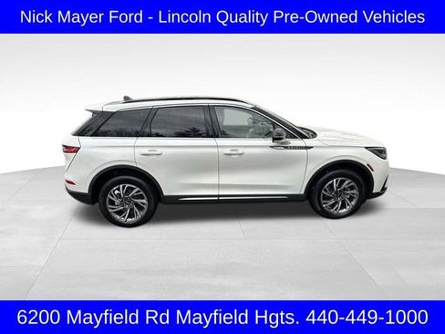 Used 2025 Lincoln Corsair AWD w/ Equipment Group 101A image 8