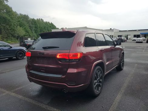 Used 2017 Jeep Grand Cherokee Altitude RWD image 6