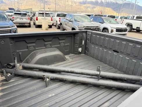 Used 2022 GMC Sierra 1500 Elevation w/ X31 Off-Road Package AWD/4WD image 9