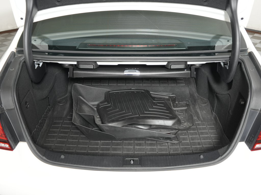 Used 2014 Mercedes-Benz E 350 4MATIC Sedan image 37