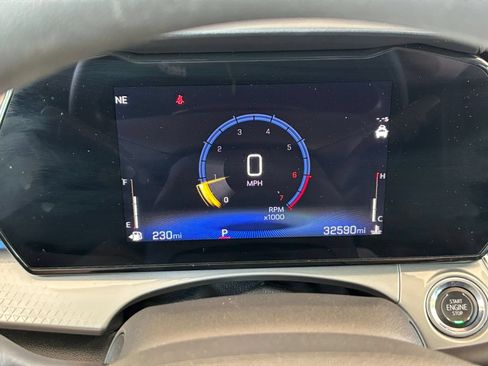 Used 2025 Chevrolet Trax LT FWD image 38
