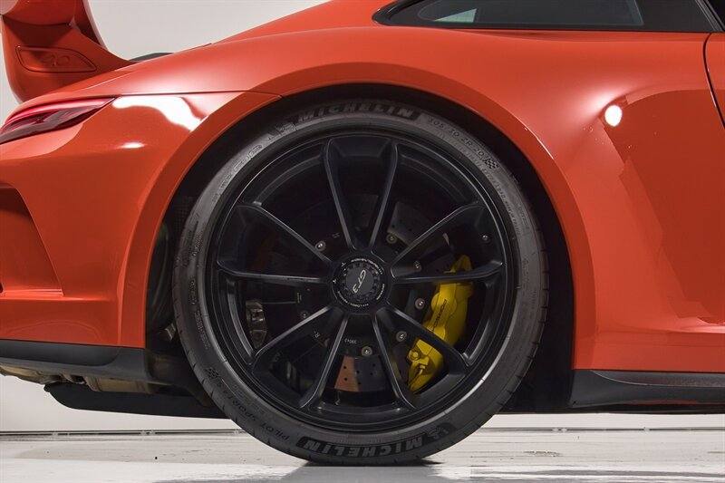 Used 2018 Porsche 911 GT3 w/ Sport Chrono Package RWD image 16