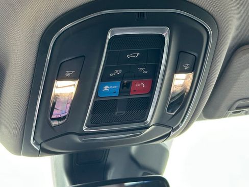 Used 2022 Jeep Grand Cherokee L Limited w/ Black Appearance Package image 21