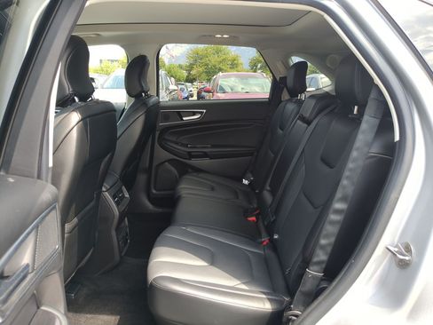 Used 2017 Ford Edge Titanium w/ Equipment Group 302A AWD/4WD image 30