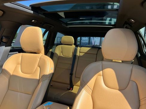 Used 2020 Volvo V60 T5 Cross Country image 30