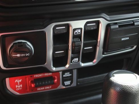 Used 2020 Jeep Gladiator Rubicon image 7