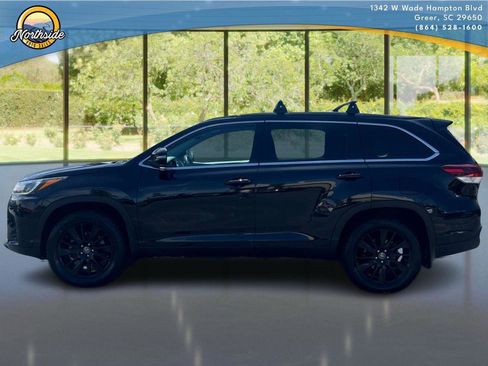 Used 2019 Toyota Highlander SE AWD/4WD image 25