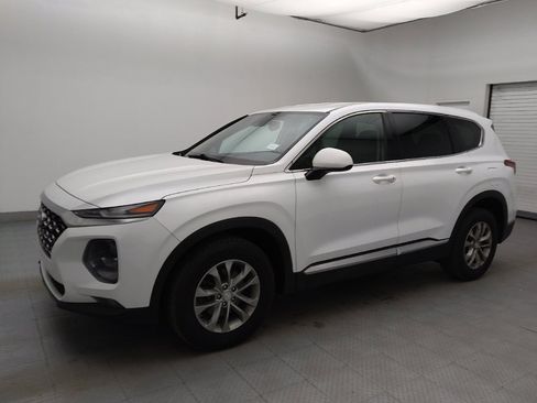 Used 2019 Hyundai Santa Fe SEL image 2