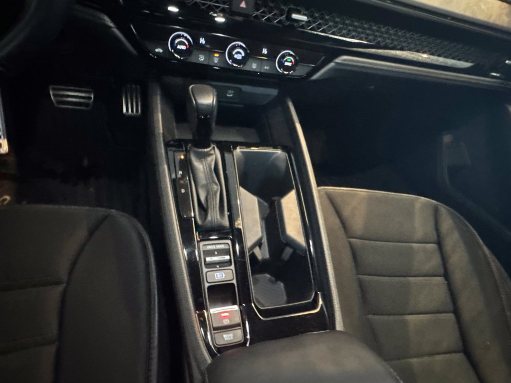 Used 2024 Honda Accord Sport image 11