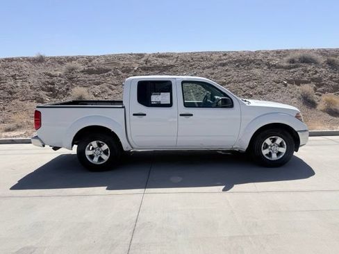 Used 2009 Nissan Frontier SE w/ SE Value Truck Pkg RWD image 4