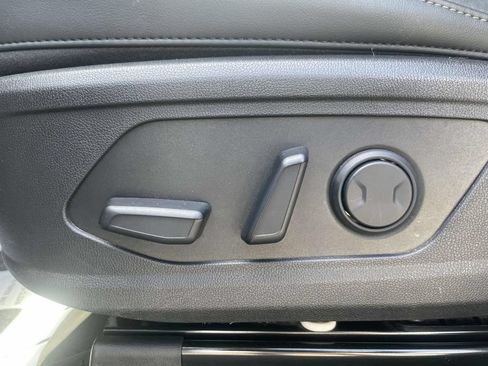 Used 2023 Kia Sorento S w/ Panoramic Sunroof Package FWD image 21