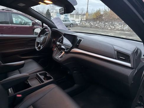 Used 2024 Honda Odyssey Sport image 6