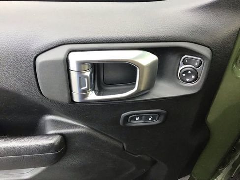 Used 2023 Jeep Wrangler Sport S image 9