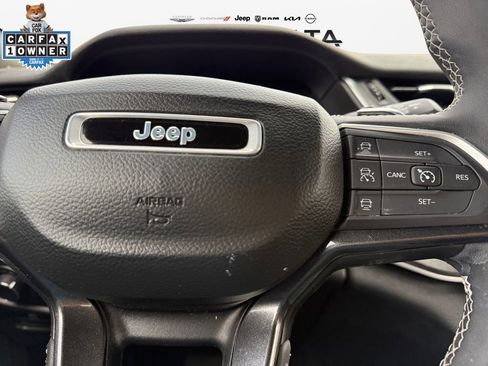 Used 2023 Jeep Grand Cherokee Altitude AWD/4WD image 26