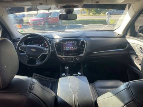 Used 2019 Chevrolet Traverse Premier w/ Redline Edition FWD image 3