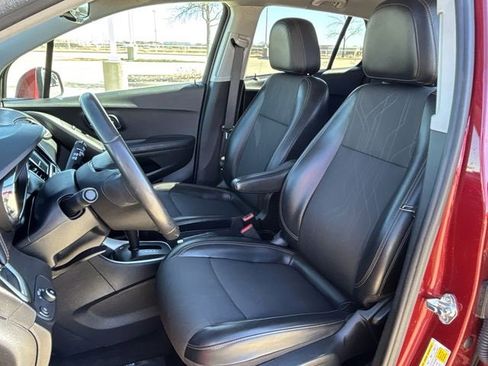 Used 2021 Chevrolet Trax LT w/ Sport Edition image 22