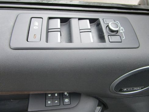 Used 2019 Land Rover Discovery HSE AWD/4WD image 22