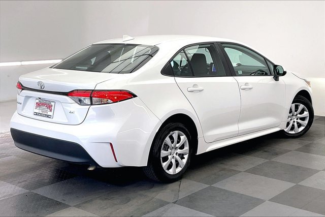 Used 2025 Toyota Corolla LE FWD image 13