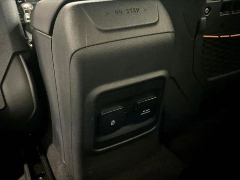 Used 2024 Ford Bronco Badlands AWD/4WD image 10