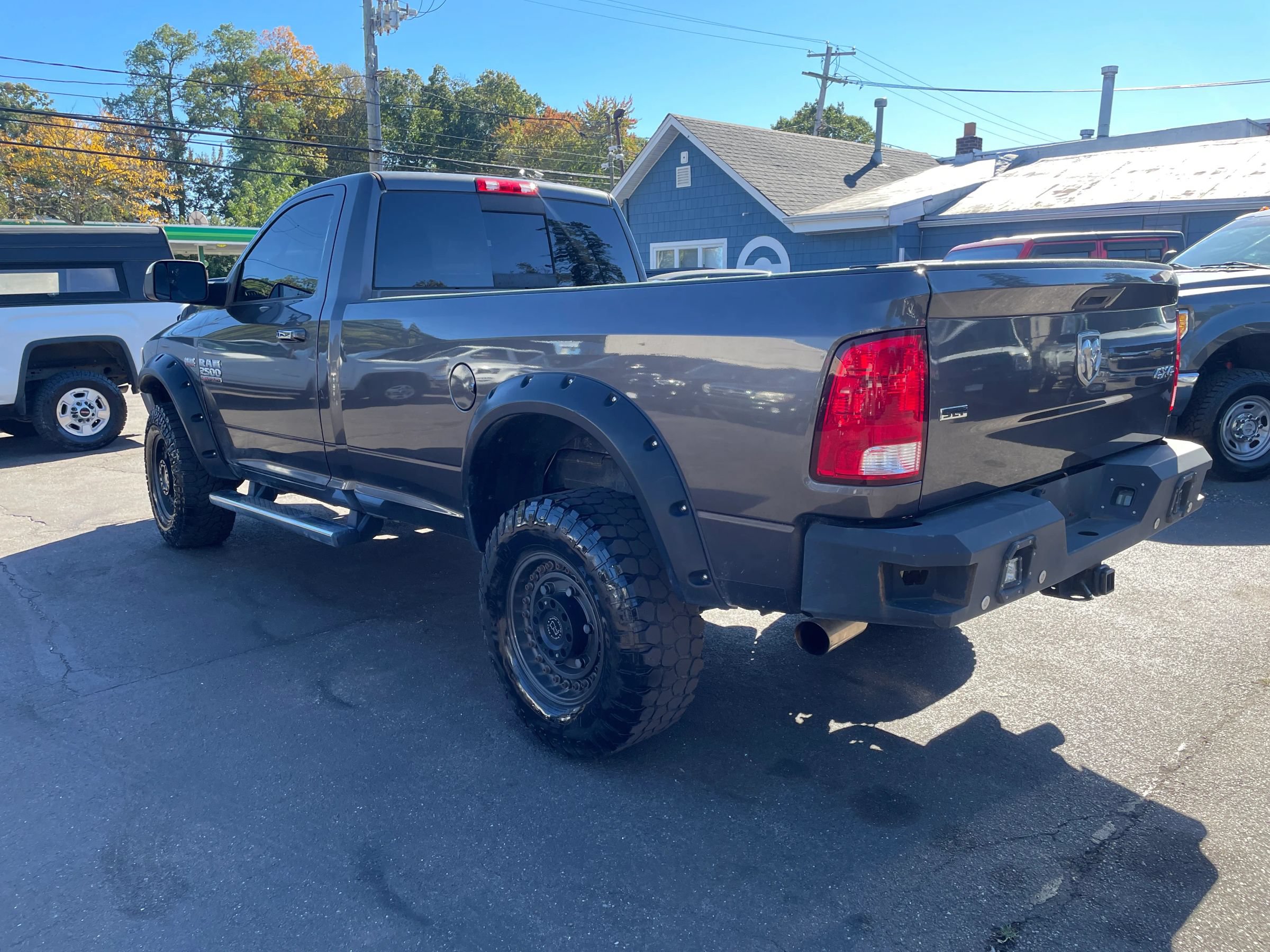 Used 2018 RAM 2500 SLT w/ Popular Equipment Group AWD/4WD image 3