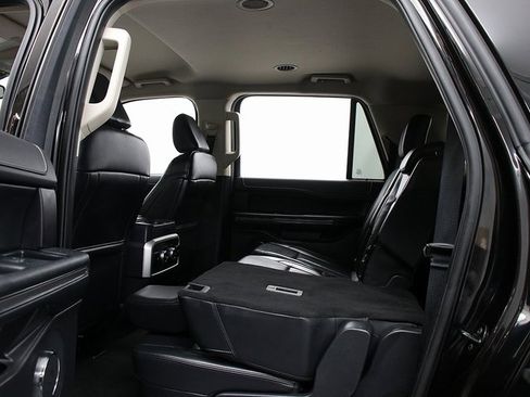 Used 2024 Ford Expedition Max XLT image 13