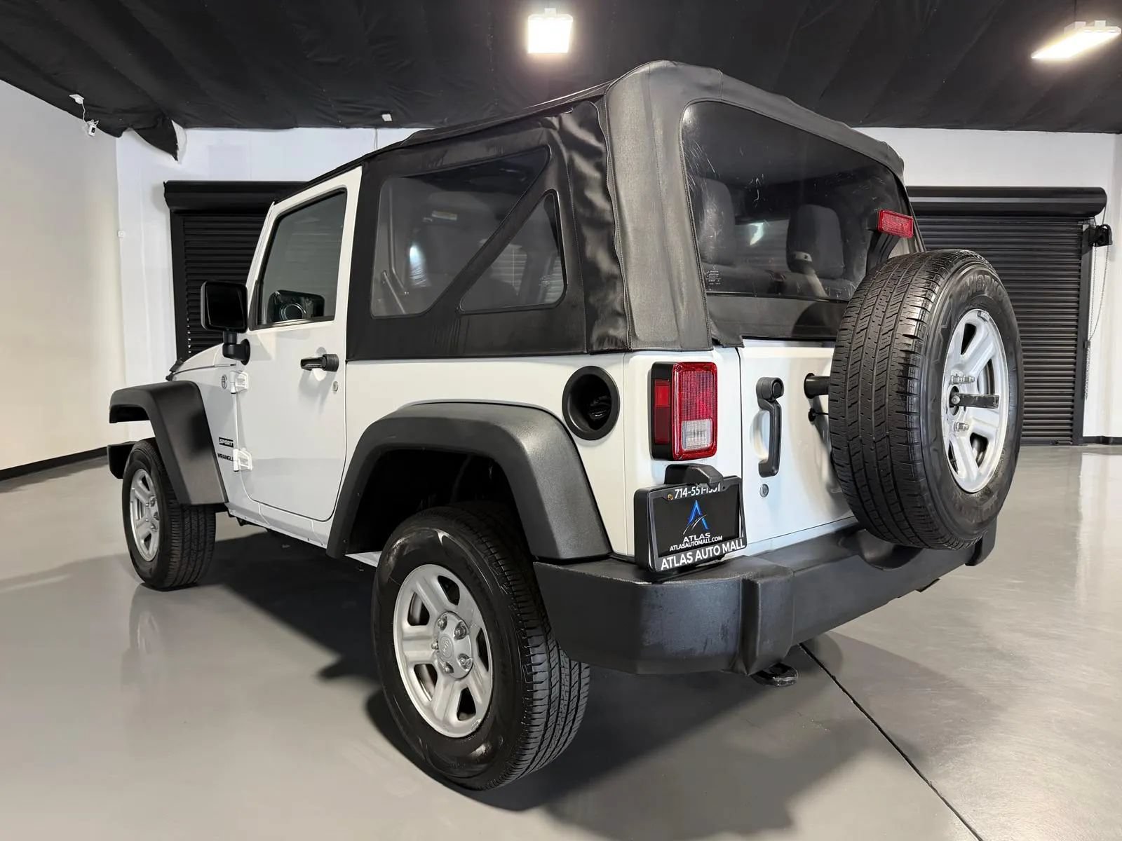 Used 2012 Jeep Wrangler Sport AWD/4WD image 6