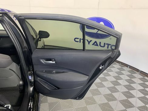 Used 2021 Toyota Corolla LE image 30