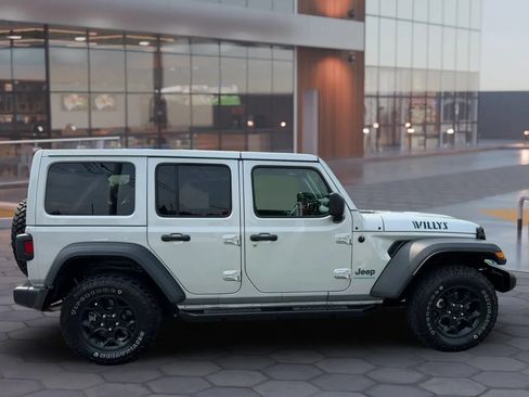 Used 2023 Jeep Wrangler Unlimited w/ Cold Weather Group AWD/4WD image 3