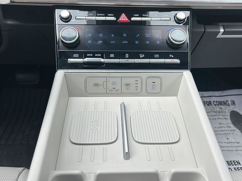 Certified 2025 Hyundai Santa Fe Limited AWD/4WD image 24