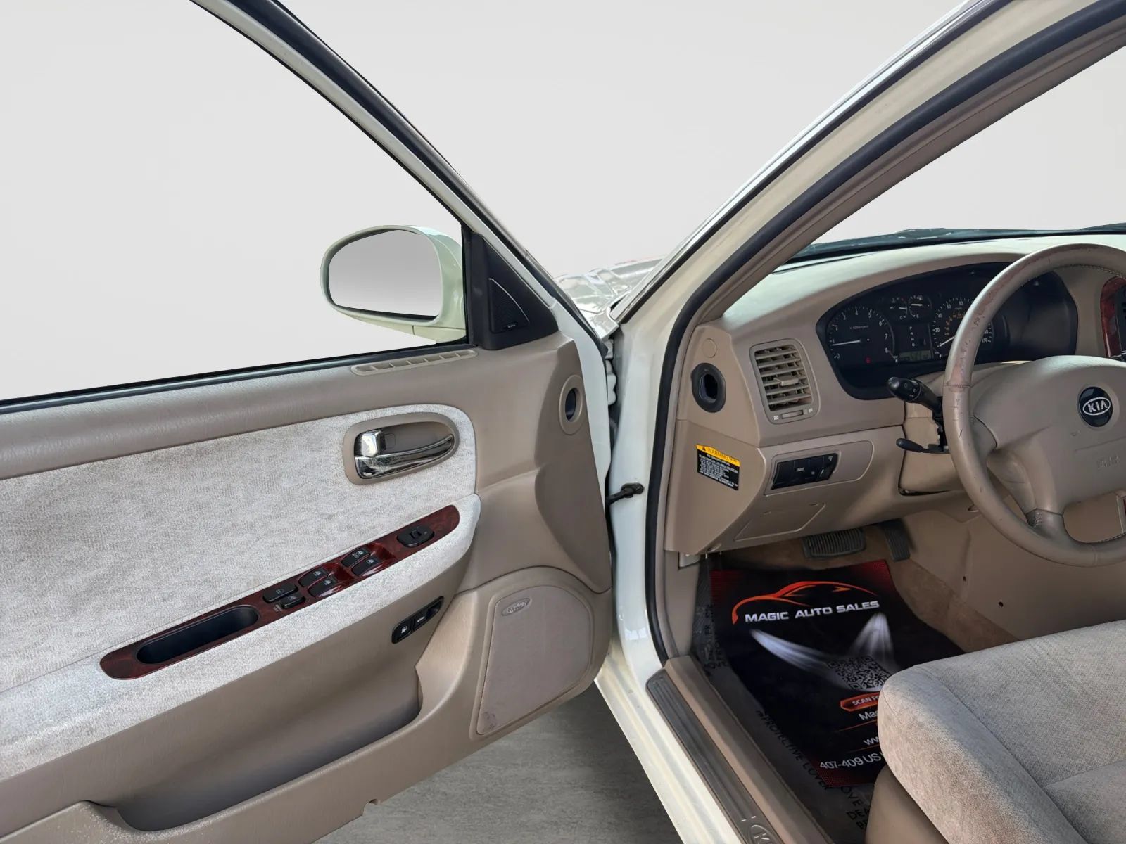 Used 2004 Kia Optima FWD image 11