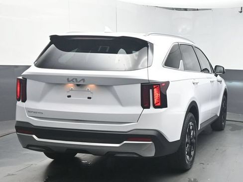 Used 2026 Kia Sorento S FWD image 7