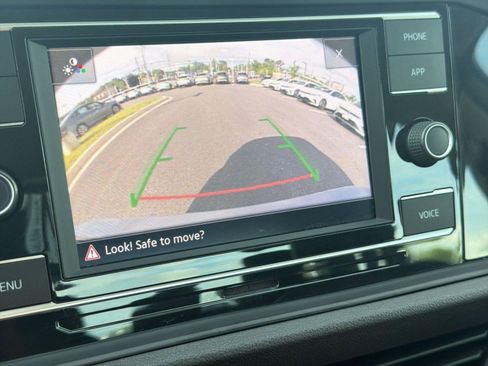Certified 2024 Volkswagen Jetta SE FWD image 20