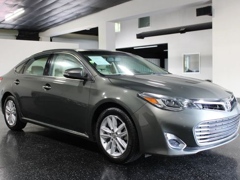 Used 2013 Toyota Avalon XLE Premium FWD image 1