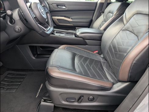 Used 2024 Nissan Pathfinder Platinum w/ Cargo Package FWD image 11