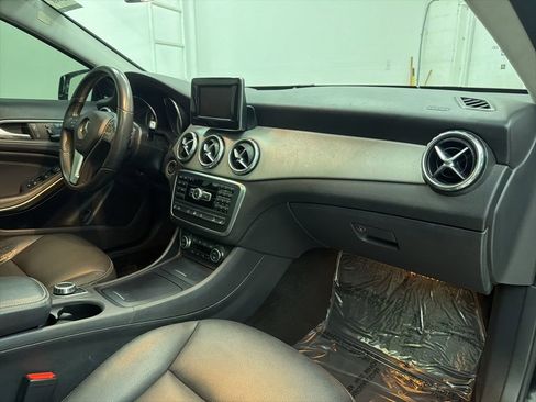 Used 2015 Mercedes-Benz GLA 250 4MATIC image 28
