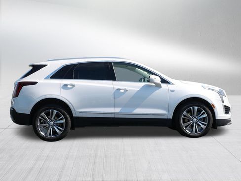 Certified 2024 Cadillac XT5 Premium Luxury w/ LPO, Floor Liner Package AWD/4WD image 6