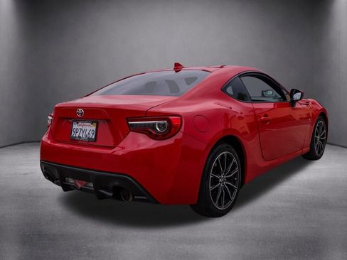 Used 2017 Toyota 86 image 4