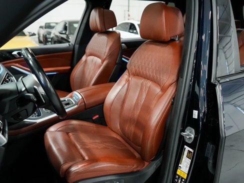 Used 2022 BMW X7 M50i w/ Dynamic Handling Package image 10
