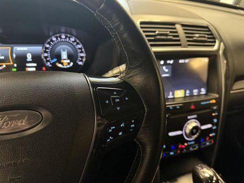 Certified 2019 Ford Explorer Platinum image 12