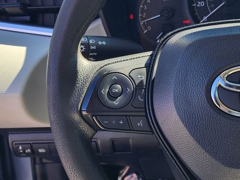 Used 2021 Toyota Corolla L image 23